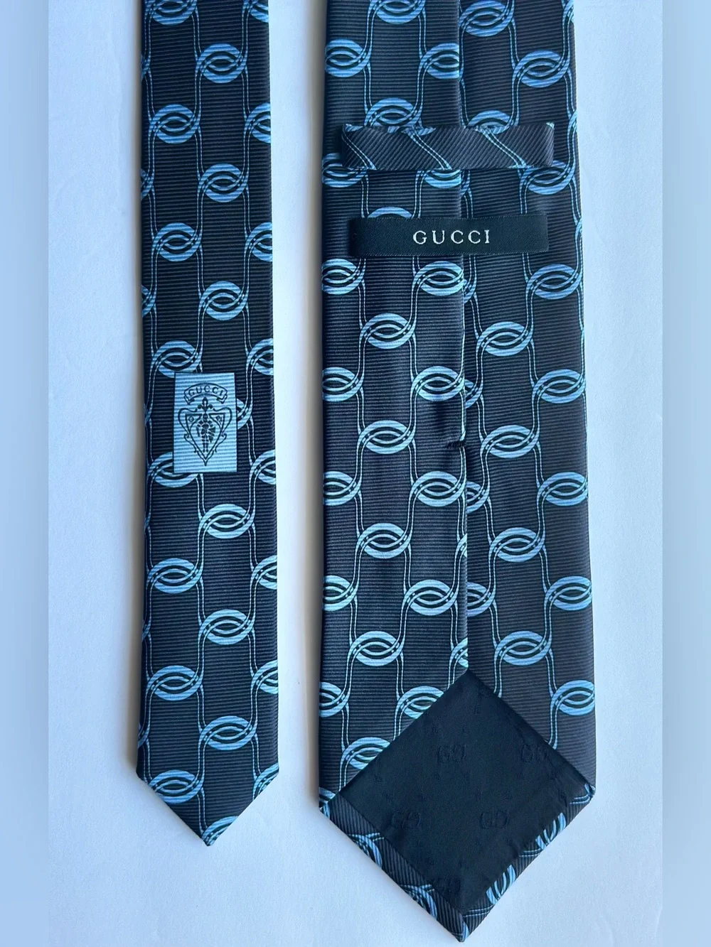 Gucci Tie Blue Interlocking Chain Pattern Made in Italy 100% Silk